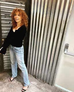 Stacey Dooley feet photo thumbnail