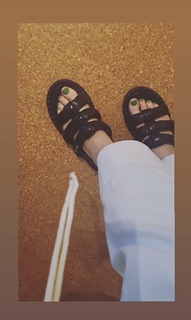 Stacey Dooley feet photo thumbnail