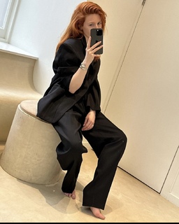 Stacey Dooley feet photo thumbnail