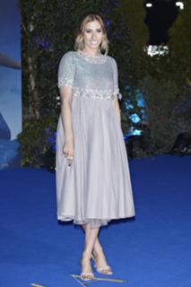 Stacey Solomon feet photo thumbnail