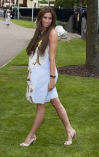 Stacey Solomon feet photo thumbnail