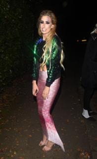 Stacey Solomon feet photo thumbnail