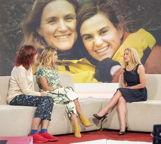 Stacey Solomon feet photo thumbnail