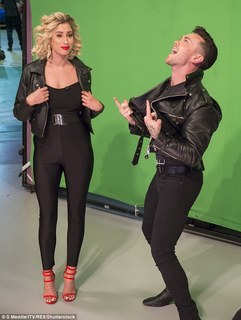 Stacey Solomon feet photo thumbnail