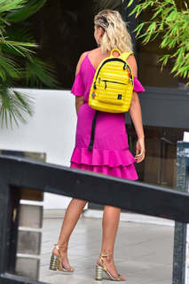 Stacey Solomon feet photo thumbnail