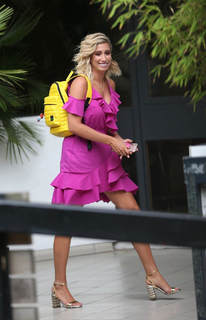 Stacey Solomon feet photo thumbnail