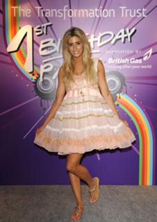 Stacey Solomon feet photo thumbnail