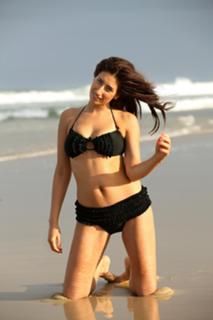 Stacey Solomon feet photo thumbnail