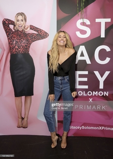 Stacey Solomon feet photo thumbnail