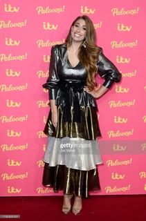 Stacey Solomon feet photo thumbnail