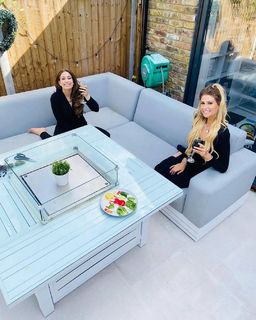 Stacey Solomon feet photo thumbnail