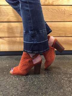 Stacey Stauffer feet photo 17