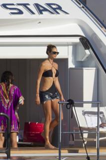 Stacy Keibler feet photo thumbnail