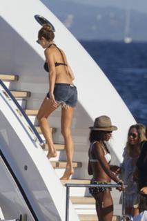Stacy Keibler feet photo thumbnail