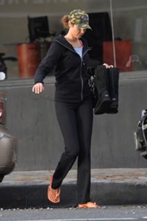Stacy Keibler feet photo thumbnail