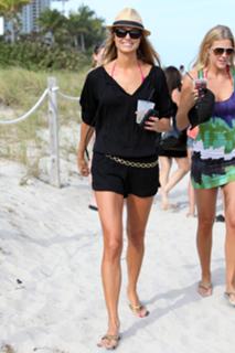 Stacy Keibler feet photo thumbnail