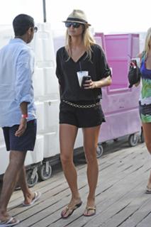Stacy Keibler feet photo thumbnail