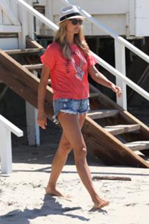 Stacy Keibler feet photo thumbnail
