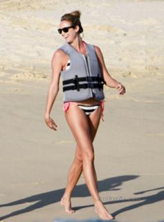 Stacy Keibler feet photo thumbnail