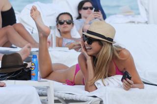 Stacy Keibler feet photo thumbnail
