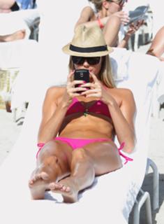 Stacy Keibler feet photo thumbnail