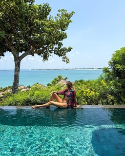 Stacy Keibler feet photo thumbnail