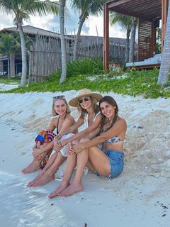 Stacy Keibler feet photo thumbnail