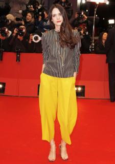 Stacy Martin feet photo thumbnail