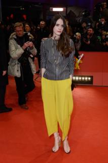 Stacy Martin feet photo thumbnail
