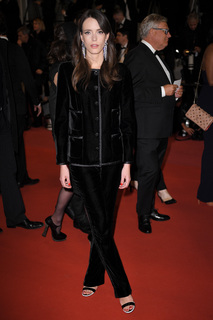 Stacy Martin feet photo thumbnail