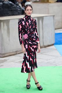 Stacy Martin feet photo thumbnail