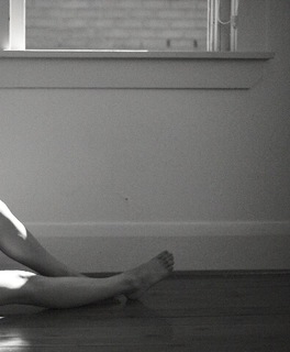 Stacy Martin feet photo thumbnail