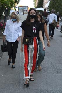 Stacy Martin feet photo thumbnail