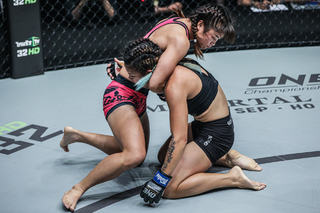 Stamp Fairtex feet photo 16