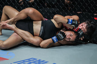 Stamp Fairtex feet photo 15