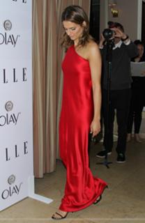 Stana Katic feet photo thumbnail