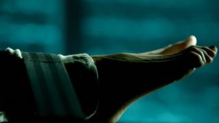 Stana Katic feet photo thumbnail