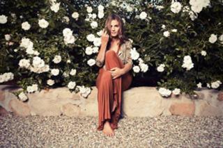 Stana Katic feet photo thumbnail
