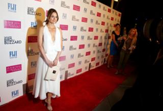 Stana Katic feet photo thumbnail