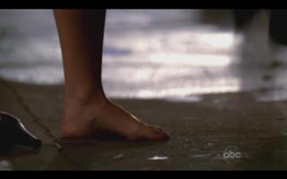 Stana Katic feet photo thumbnail