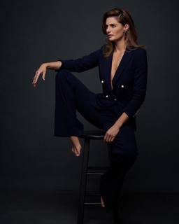 Stana Katic feet photo thumbnail
