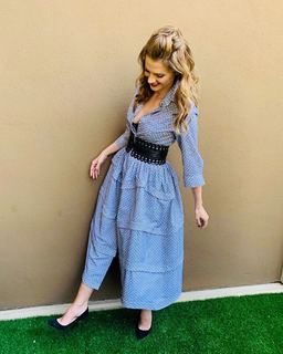 Stana Katic feet photo thumbnail