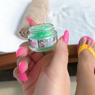 Stanija Dobrojevic feet photo thumbnail