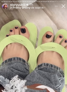 Staryuuki feet photo thumbnail