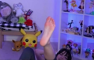 Staryuuki feet photo thumbnail