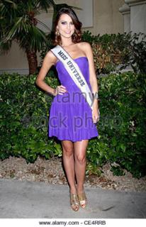 Stefania Fernandez feet photo 18