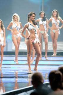Stefania Fernandez feet photo 13