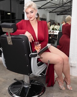Stefania Ferrario feet photo 8