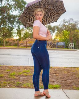 Stefania Ferrario feet photo 4