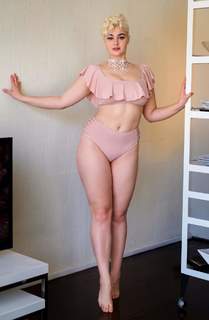 Stefania Ferrario feet photo 9